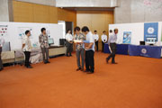 協賛企業の機器展示会場(AZE,アミン,コドニックス,GE,東芝,日本メドラッド,根本杏林堂,フィリップス,日立メディコ,メディキット,第一三共)