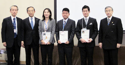 受賞者集合写真 左から橋爪氏,三木氏,小林氏,森氏,植村氏,中西宏明氏〈(株)日立製作所代表執行役執行役社長〉