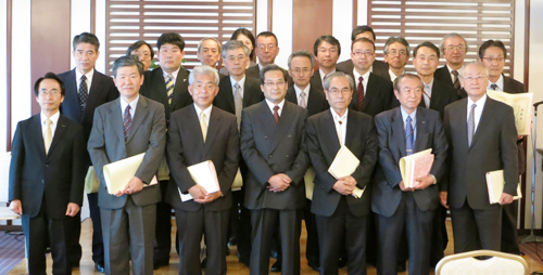 総会後に行われた表彰式