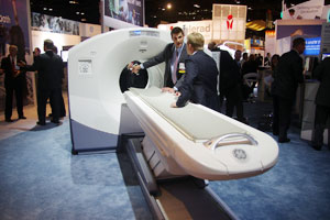 ʐ߂Discovery PET/CT 710