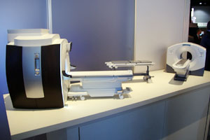 PET/CT+MR̃XP[f